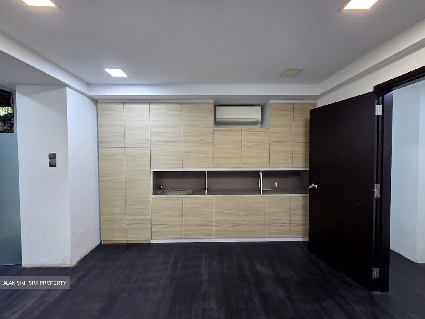 Jalan Elok (D9), Terrace #549588101